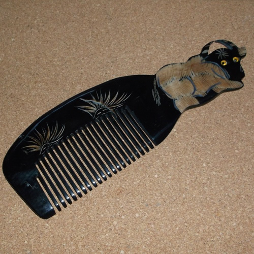 Fine Tooth Tibetan Yak Horn comb: no static detangling supplied by Longhaired 	Jewels